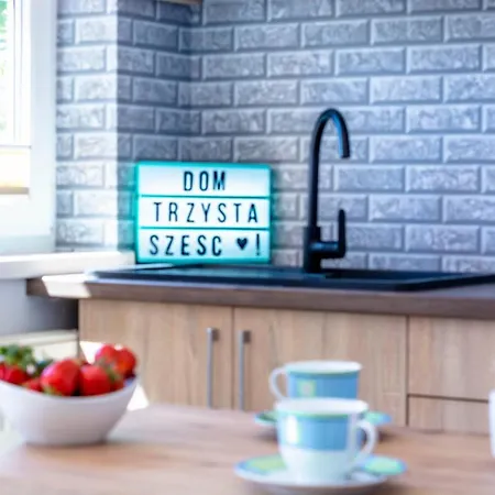 Dom 306, 6 Guests, 3 Bedrooms, 2 Bathrooms, Kitchen, Netflix, Garden, Free Parking *