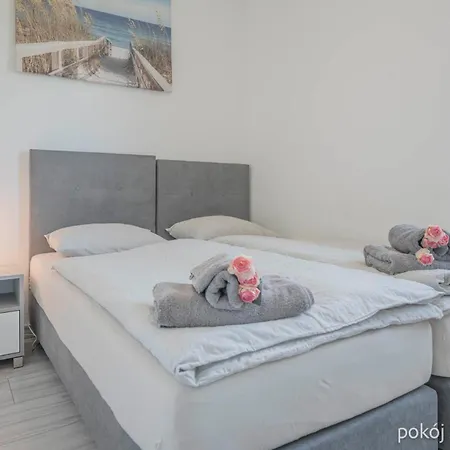 Dom 306, 6 Guests, 3 Bedrooms, 2 Bathrooms, Kitchen, Netflix, Garden, Free Parking Holiday home *
