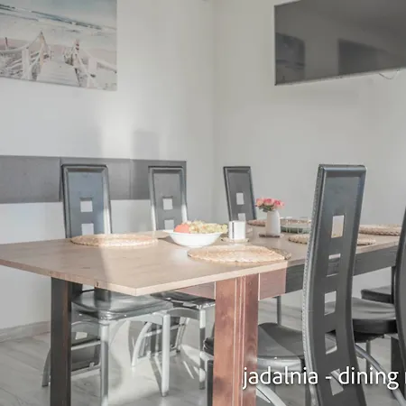 度假居 Dom 306 Na Wylacznosc Dla 6 Osob, 3 Sypialnie, 2 Lazienki, Ogrodzona Dzialka, Ogrod, Grill, Parking