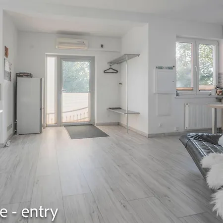 Dom 306, 6 Guests, 3 Bedrooms, 2 Bathrooms, Kitchen, Netflix, Garden, Free Parking Holiday home *